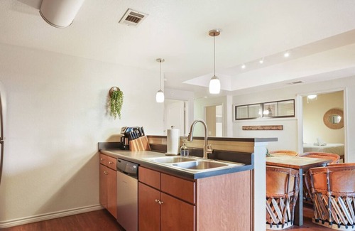 North Loop Apartment | Family-Friendly Retreat for 8 in North Austin - Rated 9.6