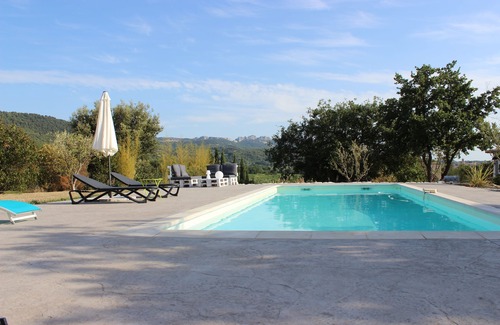 Seguret House | Inviting Villa with Pool at the Heart of Séguret Village