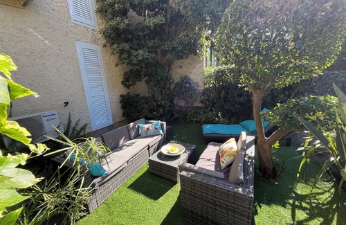 Marine de Saint Ambroggio Apartment | Beachside Apartment Sant Ambroggio with Pool & Ocean Views