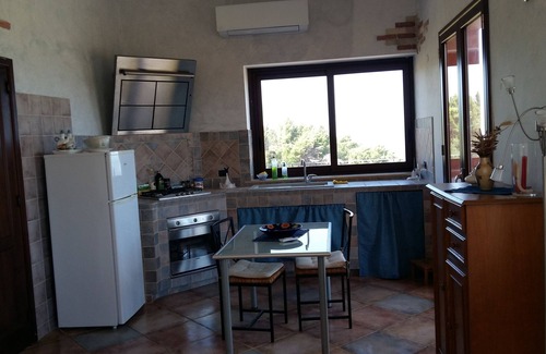 Borgetto Villa | Relaxing Apartment with Pool, Sea View and Terrace Access