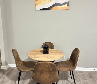 Summit Station House | Comfortable and Calm Stay in Columbus
