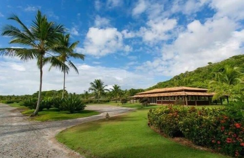 Caraiva Villa | Inviting House in Caraíva with Spa and Breakfast Included