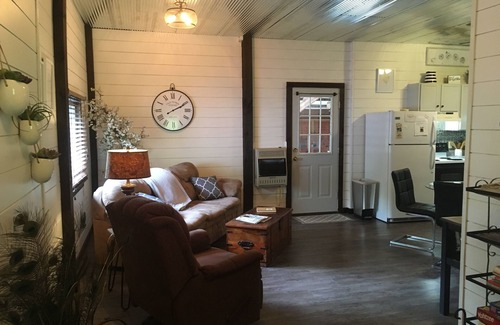 Carbondale Cottage | Comfortable and clean cottage located on hobby farm.