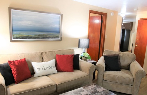 Raritan Apartment | Cozy 2BR Retreat with Kitchen - Guest Rated 9.6/10!