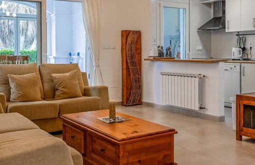 Roldan House | Guest Rated 10/10: Cozy Townhouse with Pool & Spa Amenities