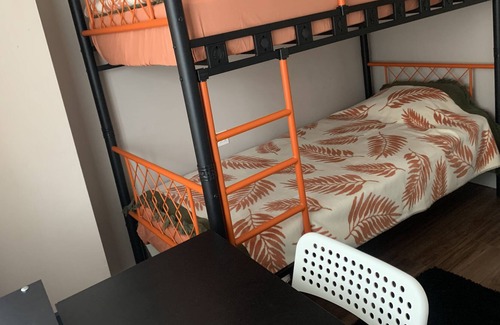 Zeytinburnu Apartment | Ideal Hotel Stay with Pool and Ocean Views