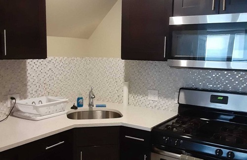 Sheepshead Bay Apartment | Cozy Brooklyn Apartment with Kitchen and Family-Friendly Vibe