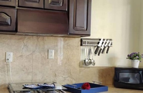 Aguas Zarcas House | Cozy Hideaway with Kitchen and Spa Near La Fortuna