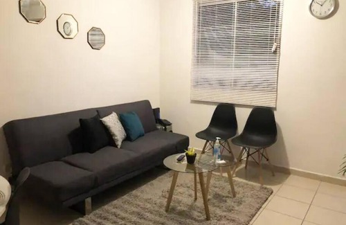 Garcia House | Private 2-Bedroom Retreat with Wifi and Free Parking