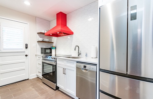 Southwest Raleigh Condo | Quiet Condo Retreat near Village & NC State with Breakfast