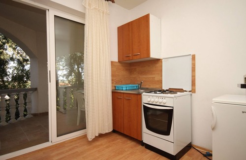 Povljana Apartment | Relaxing Apartment with Terrace and Ocean Views in Povljana