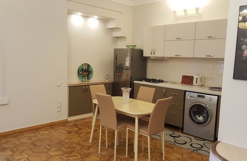 Old Boulevard Apartment | Seaview Apartment with Pool and Family-Friendly Amenities