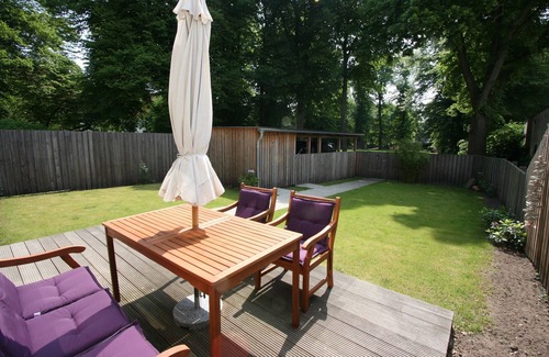 Husum House | Modern Townhouse with Ocean View in Husum's Heart