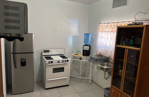 Chihuahua House | Convenient Location Near Airport and City Center