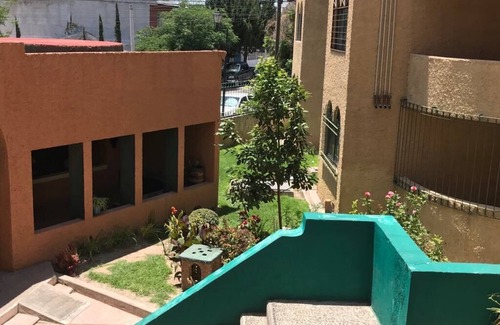 La Salud Apartment | Cozy Apartment in Prime Location, 8 Minutes to Downtown