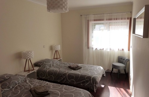 Mozelos Apartment | Inviting Oceanfront Apartment on Esmoriz Beach