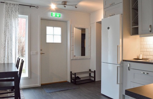 Halleforsnas Apartment | Cozy Apartment in Vibrant Community with Lake View