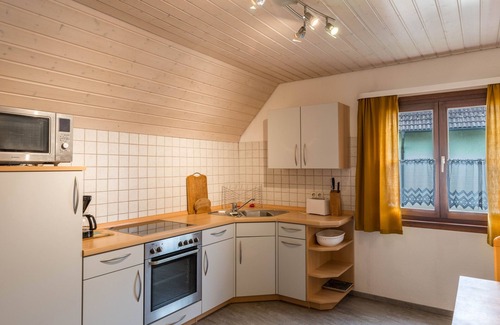 Ueberlingen Apartment | Cozy Apartment “Haus 18” Near Lake Constance with Wi-Fi
