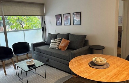 Belgrano Apartment | Cozy Apartment with Balcony, Pet Friendly & Family Ready