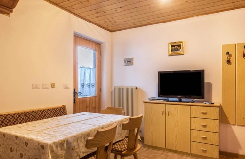 Penia Apartment | Comfortable Apartment “Casa Elena 3” with Mountain View, Garden & Wi-Fi; Parking Available