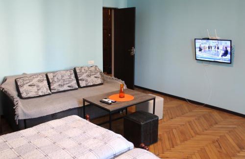 Tsqaltubo Apartment | Guest Rated 10/10 Apartment Near Central Park with Hot Tub