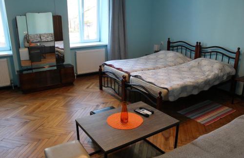 Tsqaltubo Apartment | Guest Rated 10/10 Apartment Near Central Park with Hot Tub