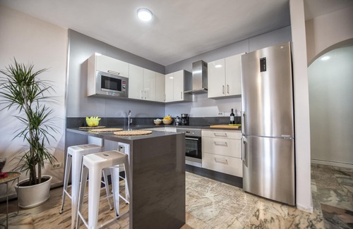 Tabaiba Apartment | Seaside Retreat with Terrace & Ocean View, Rated 10/10