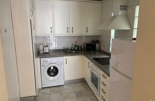 San Bartolome Apartment | Cozy Apartment with Kitchen in Seville's Historic Old Town