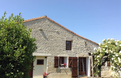 Bouin Apartment | Cozy Retreat in Picturesque French Village - 10/10 Rating