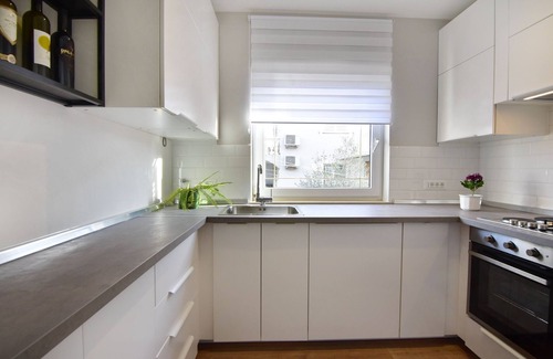 Valica Apartment | Relaxing Apartment in Valizza-Umag with Pool and Ocean View
