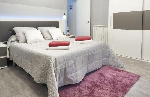 Leon Apartment | Modern Apartment in Leon with Balcony & Family-Friendly Perks