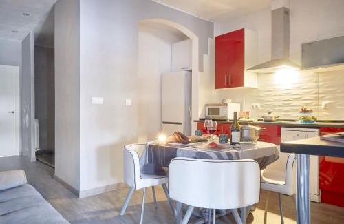 Leon Apartment | Modern Apartment in Leon with Balcony & Family-Friendly Perks