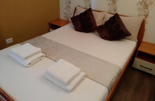 Degtyari Apartment | Prime Apartment in the Heart with Breakfast Included