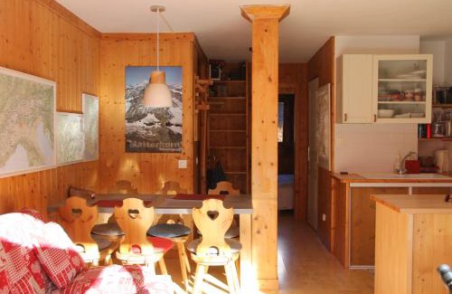 Le Lavancher Apartment | Cozy Apartment with Terrace in Chamonix – Family Friendly