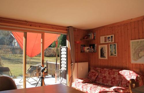 Le Lavancher Apartment | Cozy Apartment with Terrace in Chamonix – Family Friendly