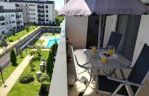 Sector 1 Apartment | Comfortable apt with pool in nature surroundings