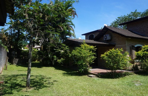 Barra do Sahy House | Cozy Beach House with Ocean Views and Family-Friendly Amenities