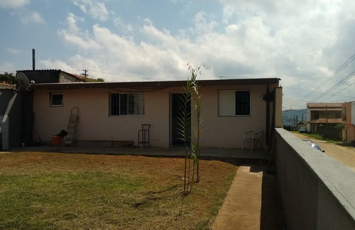 Suzano House | Peaceful Retreat with Pool and Kitchen Amenities Await You