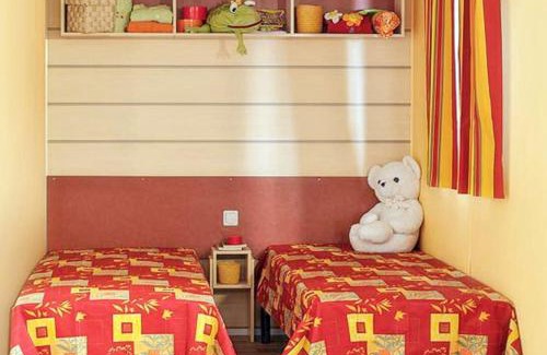 Burinhosa House | Inviting Bungalow Near Pataias with Pool Access for Families