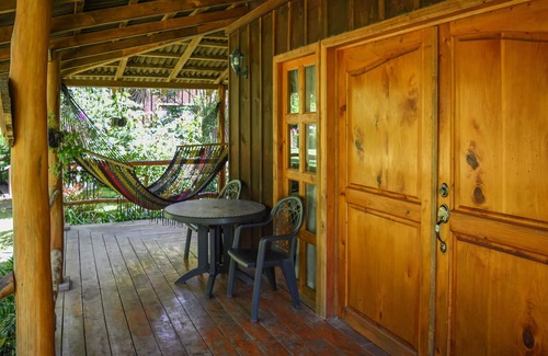 Guatemala Cabin | Cozy Cabin Retreat in Guatemala with Spa & Breakfast