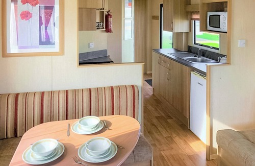 Skegness House | Cozy Caravan with Ocean View and Family-Friendly Amenities