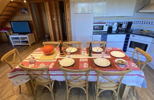 Liezey Ski Chalet | Cozy Chalet for 8-10 with Sauna and Great Amenities
