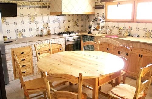 Masdenverge Ski Chalet | Delightful 3-Bedroom Chalet with Pool in Masdenverge