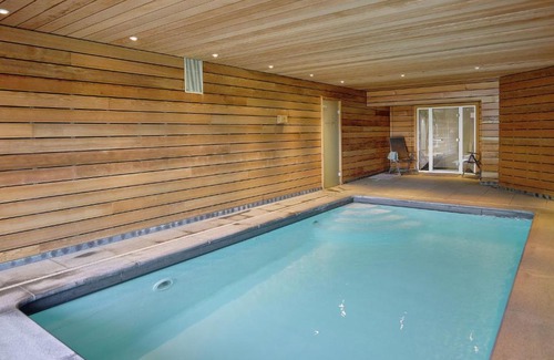 Stoumont House | Cozy Chalet with Pool and Sauna Near Stoumont, Rated 10/10