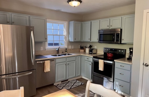 Apex House | Convenient Hotel with Breakfast and Family-Friendly Amenities