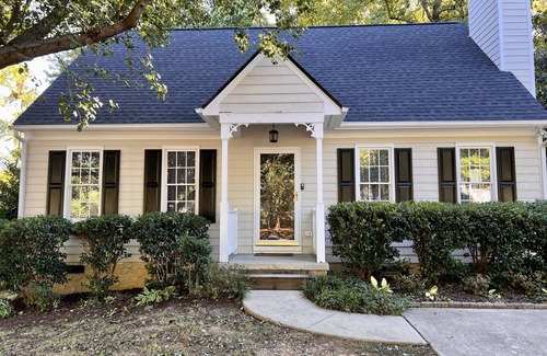 Apex House | Convenient Hotel with Breakfast and Family-Friendly Amenities