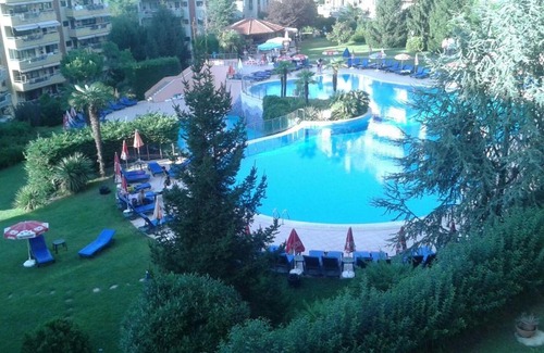 Zekeriyakoy House | Ideal Spot Near Koç University with Breakfast & Pool Access
