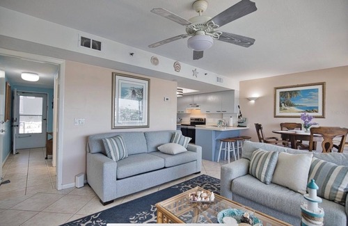 Englewood Condo | Cozy Condo with Marina Views & Beach Access, Rated 9.8