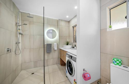 Maroochydore Apartment | Charming Studio Retreat with Pet-Friendly Amenities