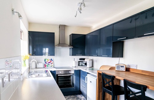 Ely Cottage | Cozy Dog-Friendly Cottage Near Historic Ely with Pool